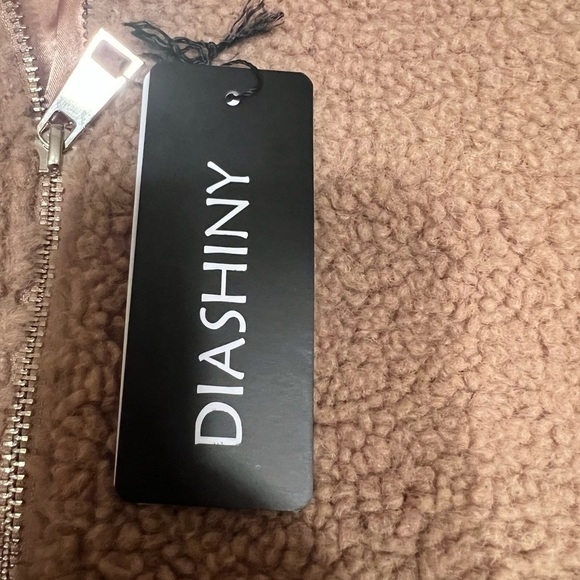 NWT DIASHINY Faux Fur Zipper Coats Women Casual Lapel Fleece Winter Small (M) - Picture 5 of 6